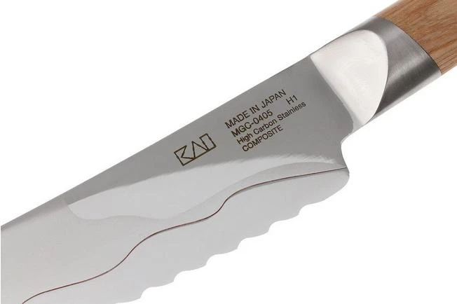 Kai Seki Magoroku Composite Bread Knife 23 Cm MGC-0405 4 Kai Seki Magoroku Composite Bread Knife 23 Cm MGC-0405 - Image 4